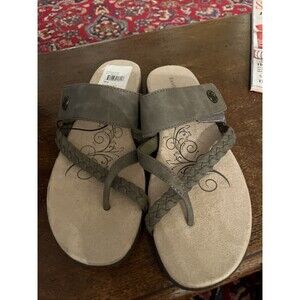 Bare Traps Laura Sandals 10M Olive Minimalist Boho Casual Summer Vacation Comfor